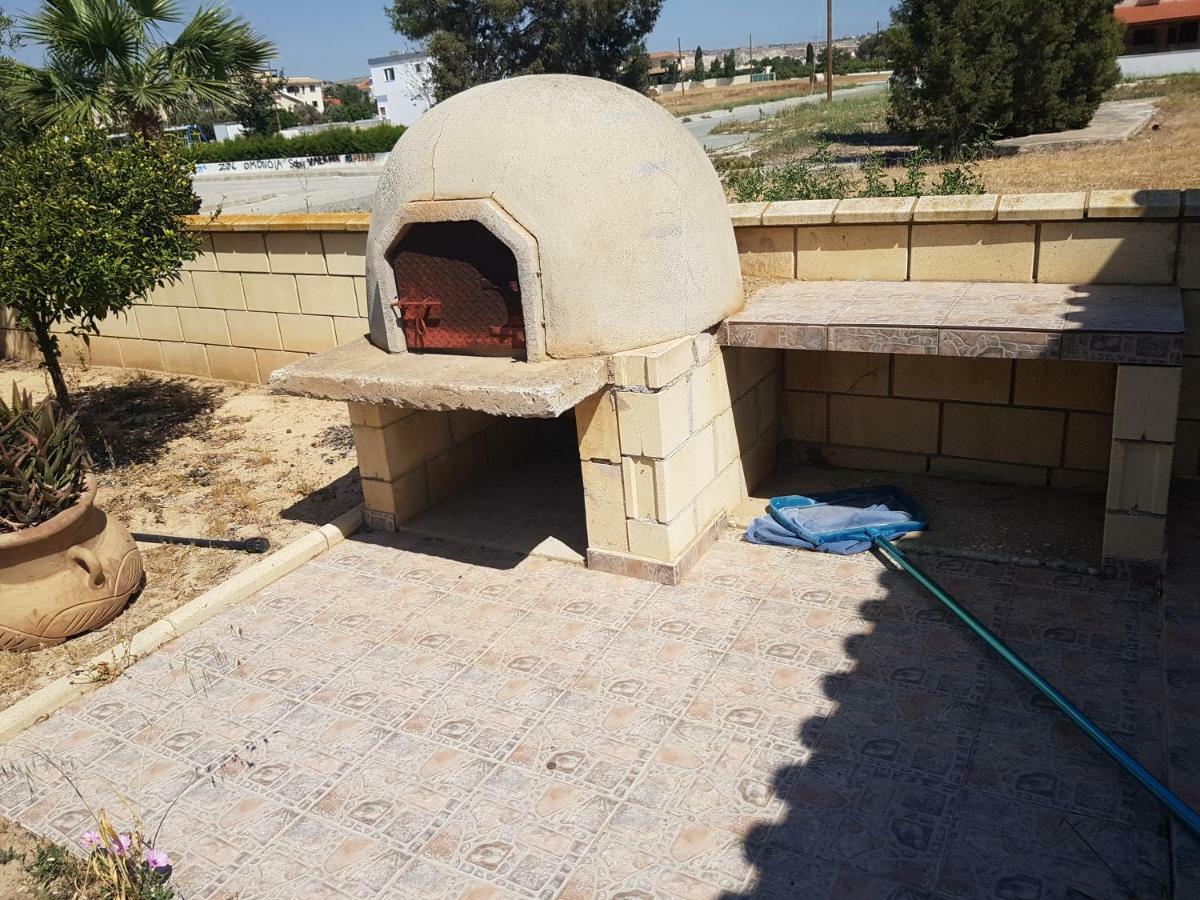 Larnaca Mansion Ideal For 3 Families Or More Exterior foto