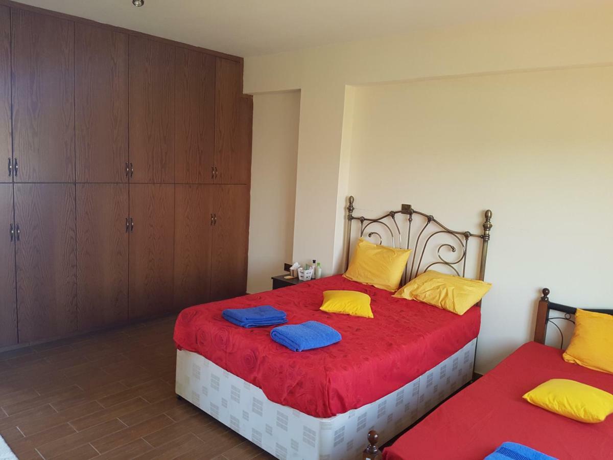 Larnaca Mansion Ideal For 3 Families Or More Exterior foto