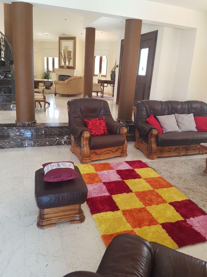 Larnaca Mansion Ideal For 3 Families Or More Exterior foto